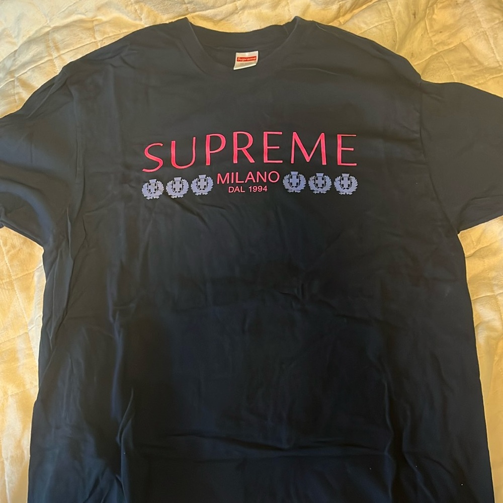 Supreme short sleeve tee men’s large navy blue